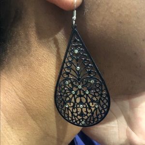 NWOT tear Drop earrings